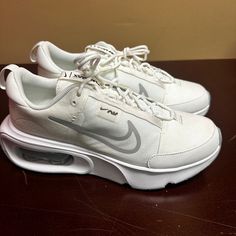 Nike Womens White Air Max Interlock Dq2904-100 Athletic Running Shoes Size Us 12 Brand: Nike Department: Women Size: 12 Color: White Type: Athletic Style: Sneaker Style Code: Dq2904-100 Pattern: Solid Theme: Sports Shoe Shaft Style: Low Top Closure: Lace Up Toe Shape: Round Toe Features: Comfort, Breathable Occasion: Activewear Seasons: All Season Condition: New Without Box I Offer Discounts For All Return Customers. - Jvs Sneaker Outfits Women, Sneaker Outfits, Sneaker Style, Athletic Style, Athletic Running, Nike Womens, Sneakers Outfit, Athletic Fashion, Outfits Women