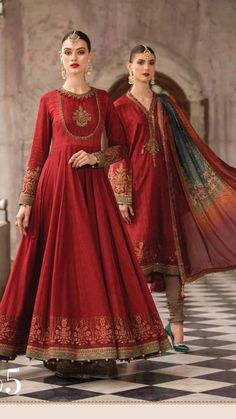 Red Dress Design, Maria B Lawn, Designer Anarkali Dresses, Pakistani Dresses Casual, Pakistani Fashion Party Wear, Salwar Kamiz, Indian Gowns Dresses, Kurti Designs Party Wear, Maria B