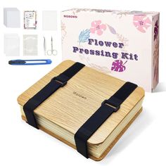 the flower pressing kit is ready to be used