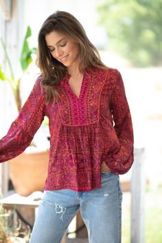 "Red Bordeaux Bohemian Ethnic Puffed Sleeves Oversize Top for Women, Long Sleeves Paisley Print Blouse This beautiful boho-chic blouse is a hit! It is loose and has a nice soft feeling, with a trendy comfy cut, so chic. A great casual look, just effortless beauty. Match it with jeans and any shoes / flip flops/boots - and you got a perfect style! Color: Red and Bordeaux Paisley print Also available in other colors! Sizing: XS, S, M, L Size XS Petite: Bust- 32.5\" / 83 cm Length - 22.5\" \"/ 57 c Indian Top Designs For Women, Casual Kurtis For Women, Desi Tops For Jeans, H&m Tops Women, Cotton Printed Tops For Women, Tops On Jeans For Women, Indian Shirts Women, Oversized Tops For Women, Nice Clothes For Women