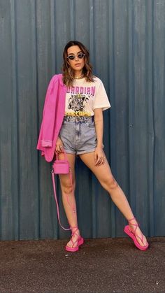 Bright Clothes Aesthetic, Outfit Rosa, Outfit Elegantes, Bright Outfits, Midsize Outfits, Ooty, Outfit Primavera, Bright Fashion