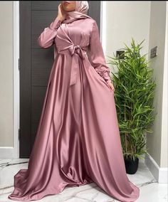 Bow Gown, Full Gown, Classy Gowns, Beautiful Days, Mode Turban, Modest Fashion Hijab, Muslim Women Fashion