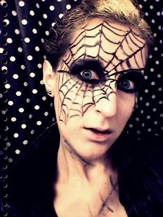 Halloween DIY Make-up spiderwoman Bruja Halloween, Scar Makeup, Makeup Easy, Halloween Makeup Inspiration, Halloween Makeup Easy, Spider Woman, Halloween Hair