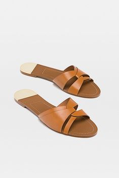 Men Leather Sandals Fashion, Female Slippers, Sand Shoes, Stylish Heels, Mens Leather Sandals, Fashion Slippers, Brown Flats, Leather Sandals Flat