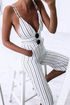 Stripe V-Neck Backless Jumpsuit Summer Jumpsuit, 90's Fashion, Black Outfits, Striped Jumpsuit, Long Jumpsuits, July 10, Looks Chic, Maxi Skirts, White Summer