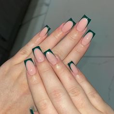 Nail Ideas Dark Green, Forest Green Nail Ideas, Nail Ideas Dark, Oval Nails Inspiration, Dark Green Nail Designs, Forest Green Nail, Dark Green Nail, Green Nail Ideas, Tip Nail Designs