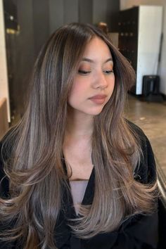 Milk Tea Balayage Creamy Beige Blonde, Milk Tea Balayage, Fall Blonde Balayage, Balayage Beige, Blonde Hair For Brunettes, Colored Hair Roots, Brown Hair Cuts, Dark Roots Hair, Fall Balayage