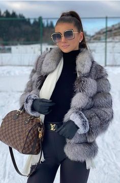 Fur Outfit, Aesthetic Board, Fur Coats, Winter Mode, Fur Fashion, Fashion Seasons, Winter Clothes, Vuitton Bag, Winter Fashion Outfits