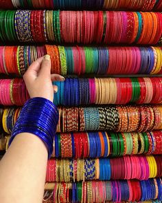 Glass Bangles Pakistani, Bangles For Daily Wear, Girly Core, India Aesthetic, Traditional Bangles, Street Pics, Pakistani Culture, Designer Bangles, Vision 2025