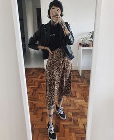 Credit: @maybrumm Causual Outfits, Alternative Outfits, Work Clothes, Edgy Outfits, Looks Vintage, Grunge Outfits, Outfits Casuales, Alternative Fashion, Daily Outfits