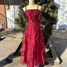 Vintage 90s Dark Red Vampy Goth Prom Homecoming Dress Vintage Vampy Whimsygoth Prom Homecoming Dress Features Tag Size 18 Best Fit Size Small Red Sheer Mesh Overlay And Burgundy Slip Underlay -Floral Details On The Front Tie On Back And Zip Unnoticeable Tiny Holes On Front Show On Last Pic Pit To Pit 15 Has Elastic Waist 15"In Length 50"In Include The Straps 2000s Prom Dress, 2000s Prom, Goth Prom, Mesh Overlay, Red Prom Dress, Homecoming Dress, Dress Vintage, Dark Red, Lady In Red