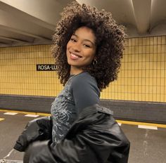 Curly Afros For Black Women, Stretch Natural Hairstyles, Mindy Meeks Martin, Long Afro Hair, Scream Aesthetic, 3c Curly Hair, Christian Rap, 3c Hair, Aesthetic Film