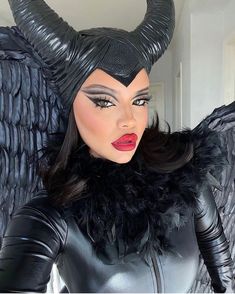 Movie Character Makeup, Maleficent Halloween Costume, Maleficent Makeup, Maleficent Halloween, Maleficent Costume, Classy Halloween Costumes, Diy Halloween Costumes For Women