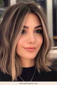 It may just be the most flattering hair colour trend ever! Shoulder Length Hairstyles, French Bob, Textured Bob, Gorgeous Hair Color, Brown Hair With Blonde Highlights, Highlights Brown Hair, Blonde Hair With Highlights, Short Hair Balayage