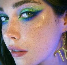 Tropical Eye Makeup, Portals Makeup Look, Rainbow Fish Makeup, Watercolor Art People, Aquarius Makeup, Abstract Makeup Looks, Character Makeup, Cool Makeup Looks