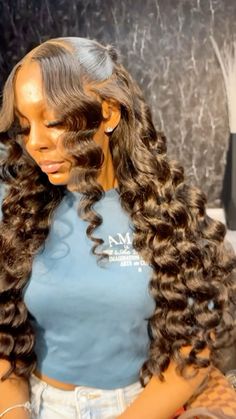 Middle Part With Bow, Curled Wig Hairstyles, Prom Hairstyles Wigs, Side Part With Wand Curls, Wavy Frontal Wig, Curly Hairstyles Weave, Curly Hairstyles Wigs, Middle Part Curls