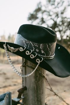 Embellished Cowboy Hat, Western Glam Outfit, Goth Cowboy, American Desert, Custom Cowboy Hats, Leather Cowboy Hats, Western Glam, Black Cowboy Hat, Painted Hats