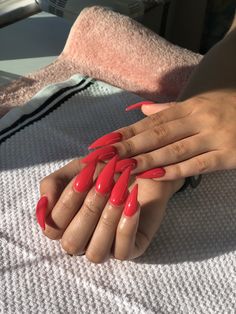 ASVPNAILBAR on Twitter: "Process of these back scratchers ❤️… " Shiny Nails Designs, Stiletto Nail Art, Stiletto Nails Designs, Her Nails, Best Nail Art Designs, Nail Decorations, Gorgeous Nails, Acrylic Nail Designs, Nail Art Design