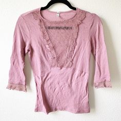 Free People Pink 3/4 Sleeve Lace Fitted Top Size Large Nwot New Without Tags. Three-Quarter Sleeves, Lace Details, V-Neckline. See Photos For Details. Offers Welcome, Bundle And Save! Lavender Top For Layering In Fall, Lavender Tops For Fall Layering, Spring Purple Half-sleeve Blouse, Lavender Top For Fall Layering, Spring Purple Half Sleeve Blouse, Lavender Tops For Spring Layering, Spring Half Sleeve Tops With Lace Trim, Purple 3/4 Sleeve Blouse For Spring, Purple Top For Spring Layering