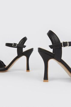 Take your look to the next level with our new season heels. Always chic and sure to flatter - from modern strappy heels to timeless courts, these heels are here to elevate any outift.Style: Wide Fit Sienna Two Part Twist Detail Heeled Sandals Ideal for: Occasion Fit: Wide Fit Heel height: Over 9cm/3.5" Evening Sandals, Oasis Fashion, Evening Shoes, Co Ord Set, Sunglasses Sale, Fashion Face, Heeled Sandals, Strappy Heels, Dress With Boots