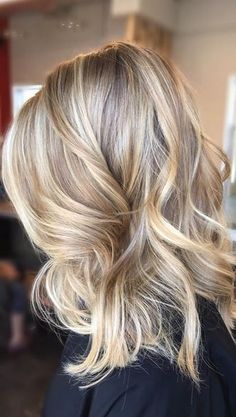 Blonde For Medium Length Hair, Blonde For Over 40 Over 40, Warm Summer Blonde Hair, Summer Blonde Hair, Summer Highlights, Summer Blonde, Hair And Makeup Tips, Dark Blonde Hair