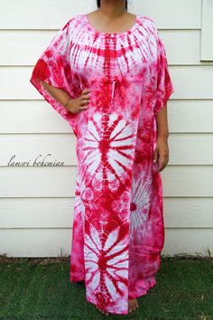 "🌈 Tie Dye Hippie Kaftan Dress, Loose Fit Tie Dye Dress, Beach Dress, Tie Dye Clothing, Oversize Kaftan Dress, Tye Dye Poncho, Tye Dye Shibori Measurement and detail: 👉Fabric: 100% Breathable and Comfy Rayon 👉Method: Hand Dyed (machine washable) 👉Size: One Size Fits Most (M-4XL) Extremely comfy 👉Length of Dress: 46\" 👉Width of Dress: 45\" 👉Bust 60\"- 90\" ------------------------------------------- 🌸Care Instruction: We recommend hand wash your dress in cold water and hang to dry. Do not Flowy Lagenlook Beach Dress, Flowy Lagenlook Dress For The Beach, Flowy Beach Tunic In Lagenlook Style, Flowy Lagenlook Tunic For Beach, Lagenlook Maxi Dress With Short Sleeves For Beach, Tie Dye Natural Dye Dress For Beach Cover-up, Beach Cover-up Tie Dye Dress With Natural Dye, Tie Dye Natural Dye Dress For Beach, Beach Tie-dye Dress With Natural Dye