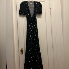 Size 4 Side Zip W/Waist Tie. Plunging V-Neck Never Worn Urban Dresses, Urban Outfitters Dress, Floral Maxi, Floral Maxi Dress, Waist Tie, Side Zip, Urban Outfitters, Colorful Dresses, Size 4