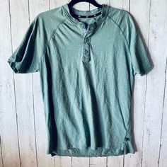 Gap Men’s T-Shirt. Size-Medium. Color-Teal. Never Worn. Smoke Free/Pet Free Home. Gap Casual Relaxed Fit T-shirt, Gap Green Cotton Tops, Green Cotton Gap Tops, Green Cotton Tops From Gap, Green Cotton Tops By Gap, Gap Casual T-shirt With Relaxed Fit, Gap Relaxed Fit Casual T-shirt, Gap Short Sleeve T-shirt, Gap Cotton Crew Neck Top