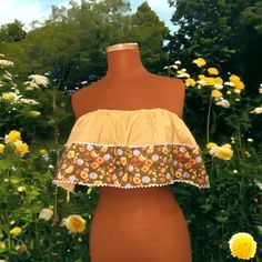 Vintage apron upcycled into a beautiful crop top, great for outdoor summer fun and festivals. Pair with denim shorts or bell bottoms and you are set to go. Back band can be tied into a knot or a bow for easy adjusting. Underneath layer is a beige Gap bralette in size medium.  Ships the next business day! Sewing studio is smoke-free but pet friendly. Purple Zebra Print, Festival Crop Tops, Plaid Crop Top, Wear Crop Top, Aprons Vintage, Outdoor Summer, Crop Top Shirts, Sewing Studio, Cropped Tube Top