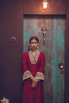 Plain Suit Designs Indian, Suit Designs Indian Style Latest, Sabyasachi Suits, Lace Kurti, Latest Kurti Designs Pattern, Outfits Hacks, Suit Designs Indian Style, Velvet Kurta