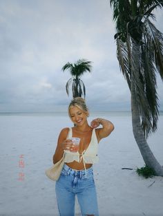 What I’m Wearing In Saint Petersburg, Florida | Styled by McKenz Florida Vacation Outfits, Beach Aesthetic Outfits, Saint Petersburg Florida, Tropical Vacation Outfits, Town Outfits, Florida Outfits, Tropical Outfit, Hawaii Outfits, Florida Style