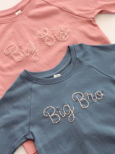 Someone going to be a big brother?  These 100% organic cotton boy pullover shirt make the perfect Big Brother Shirt Announcement for New Big Brother and Little Sister or big bro custom gift, and new brother tee.  Big Sis/ Lil Sis are available in Rose color and Big Bro/ Lil Bro are available in Harbor Blue, and all word options available in Natural.  (If you would like a different color, please reach out!). These Colored Organics pullovers are 100% ORGANIC cotton, lightweight, super soft and sus Big Brother Hand Embroidery, Big Brother Embroidered Shirt, Big Brother Shirt Announcement, Big Brother And Little Sister, Pastel Apartment, Big Brother T Shirt, Big Brother Announcement Shirt, New Big Brother, Big Brother Tshirt