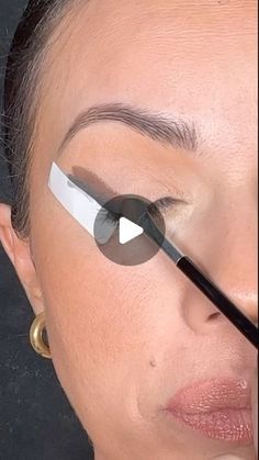 MMB - Makeup Artist on Instagram: "Makeup paupières tombantes #makeup #makeuptutorial #hoodedeyes #tutorial" Encyclopedia Britannica, 2023 Makeup, Bigger Eyes, Makeup Charts, Makeup Humor, Eyeliner Tattoo, Face Makeup Tips, Hooded Eye Makeup