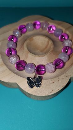 Purple beaded bracelet Purple Diy Bracelet, Cheap Purple Bracelets With Tiny Beads, Crystal Bracelet Ideas, Glass Bead Bracelet Ideas, Pulseras Aesthetic, Beaded Bracelet Diy, Bracelet Making Ideas, Bead Bracelet Ideas, Purple Beaded Bracelets