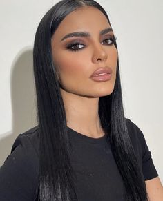 Smokey Eye Makeup Round Eyes, Dark Contrast Makeup, Makeup Black Hair Brown Eyes, Cool Toned Smokey Eye, Black Hair Inspo Medium, Lift Makeup Look, High Contrast Makeup Looks, Medium High Contrast Makeup, Makeup Looks For Round Faces