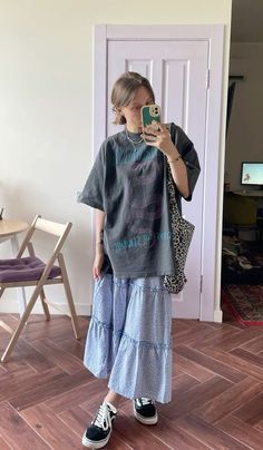 Summer Fits Aesthetic 2024, Long Flared Skirt, Long Skirt Outfits, Oversized T Shirt, Flared Skirt, Classy Women, Casual Style Outfits