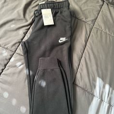 Authentic, Mid Rise, 2 Side Pockets, New. Price Firm On This One. Nike Fitted Sweatpants With Pockets, Latina Outfits, Xmas Wishlist, Christmas Clothes, Chrismas Gifts, Nike Joggers, Christmas Things, Womens Nike, New Price