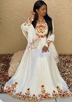 @jerusalem1998 on ig Ethiopian Outfits, Habesha Dress Modern, Ethiopia Dress, Regal Dress, Ethiopian Wedding Dress