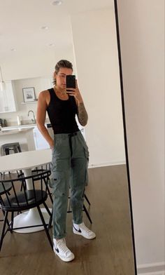 Gay Girl Outfits, Masculine Outfits For Women, Masc Outfits For Women, Non Binary Outfits, Cute Tomboy Outfits, Gay Outfits, Masculine Outfits, Lesbian Outfits, Lesbian Fashion