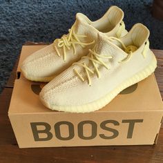 Release Date 3/18. Butter Color. Very Good Condition. Left Shoe Has Spots On The Tongue And Toe Area. These Were Worn Twice. Shoes Yeezy, Mens Yeezy, Yeezy Boost 350 V2, Cream Yellow, Yeezy Shoes, Yellow Cream, 350 V2, Yeezy Boost 350, Yeezy Boost