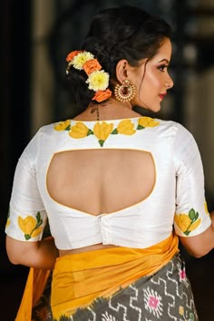 U Neck Blouse, Piping Blouse, House Of Blouse, Cotton Saree Blouse Designs, Cotton Saree Blouse, Saree Painting, Best Blouse Designs, Trendy Blouse, Awesome Blouse