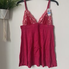 Nwt Jezebel Magenta Pink Lace Lingerie Chemise. Brand New With Tags From Kohls. No Flaws. Gorgeous Magenta Pink With Gold Lace Accents Cups Mildly See Through Adjustable Straps Hook And Eye Adjustable Closure Size Xl *Please Note That The Stock Photo Is Of The Same Item, But A Different Color. The Actual Color Of The Garment Is Pink, But Is No Longer Manufactured. Happy To Provide Measurements Or Additional Photos! *T531 Pink Bra-friendly Sleepwear For Loungewear, Pink Camisole For Nightwear, Pink Cami Sleepwear With Built-in Bra, Pink Stretch Camisole For Loungewear, Pink Camisole With Built-in Bra For Bedtime, Pink Feminine Camisole For Bedtime, Feminine Pink Camisole For Bedtime, Pink Lace Trim Camisole For Night, Feminine Pink Camisole For Night