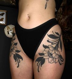 Traditional Thigh Tattoo, Sick Tattoos, Pieces Tattoo, Leg Tattoos Women, Thigh Tattoos Women, Black Ink Tattoos