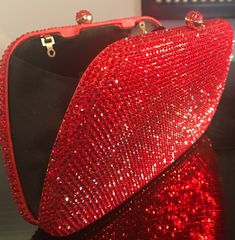 New Stunning Lipstick Red Austrian Crystal -Hard Shell Clutch Evening Clutch Handbag With detachable gold Shoulder Chain 7 1/2'' width x 4 1/2'' height Shell Clutch, Butterfly Heels, Crystal Lips, Crystal Clutch, Lipstick Red, Butterfly Theme, Evening Handbag, Shoulder Chain, Crafts Beautiful