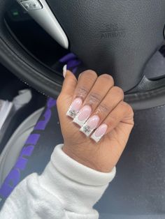 Short Nails Birthday, Shorties Nails Square, Shorties Acrylic Nails, Nail Set Short, Short Nails 2022 Trends, Mail Ideas Acrylic, Short Nails White, Shorties Nails, Nails Birthday