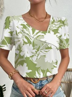 Casual Elegant Style, Elegant Casual, Floral White, Floral Print Shorts, Blouse White, Women Shirts Blouse, Green And Khaki, Floral Style