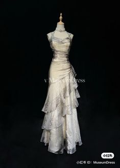 Baroque Style Dress, Fancy Satin Dresses, Dresses Princess Royal, Fancy Expensive Dresses, Dreamy Prom Dress, Dresses Fancy Gowns, Ethereal Dress Goddesses, Beautiful Elegant Dresses, Dress For Ball