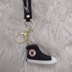 Brand New. Keep Your Keys Organized. Converse Accessories, Black Keychain, Green Converse, Converse Black, Key Organizer, Green Sneakers, Usa Patriotic, Women's Converse, Star Sneakers