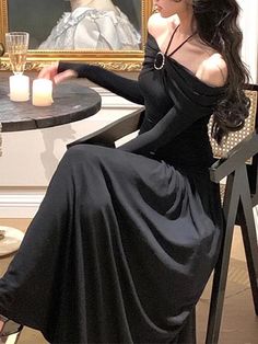 41833874554927|41833874587695|41833874620463 Vintage Long Sleeve Dresses, Long Sleeve Maxi Dress Formal, Dresses Sleeves, Black Flowy Dress, Hole Dress, Black Dresses Classy, Simple Black Dress, Vintage Black Dress, Witchy Fashion