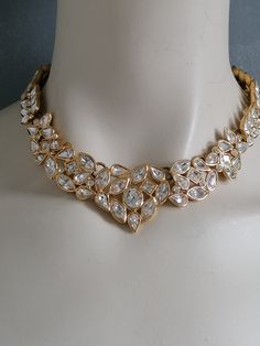 "80s YVES SAINT LAURENT by Robert Goossens River necklace in gold-plated metal embellished with faceted clear rhinestones Signed YSL - Made in France Length : 40 cm 15 3/4\" Heart : 3.5 cm X 3.5 cm 1 3/8\" X 1 3/8\" In excellent condition. In its original box" 80s Necklace Vintage, Luxury Gold Necklace, Ysl Vintage Jewelry, Yves Saint Laurent Jewelry, Vintage Gold Jewelry Aesthetic, 80s Necklaces, River Necklace, Saint Laurent Necklace, Golden Necklaces